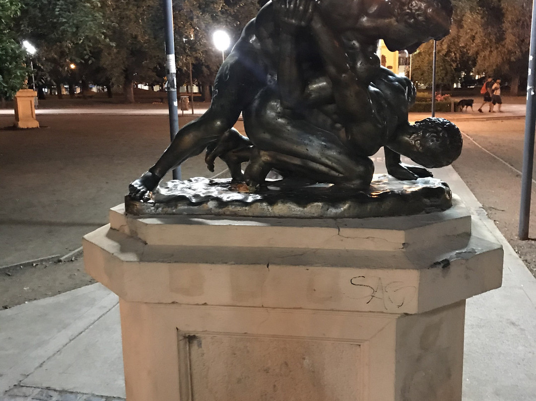 Plaza Independencia-坦迪尔必去景点