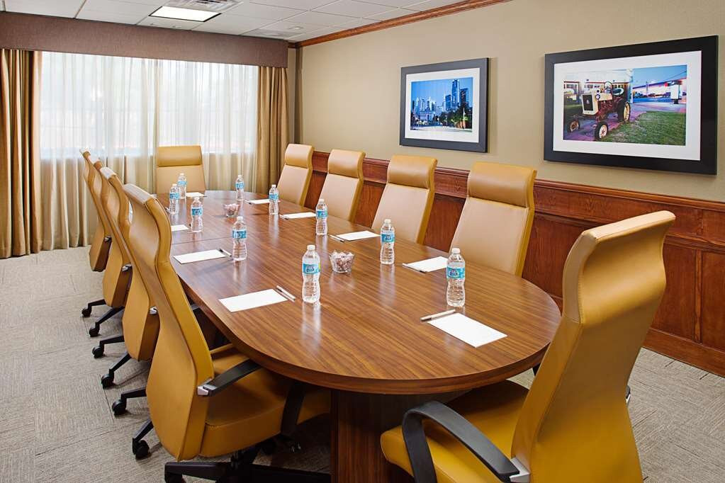 Hampton Inn & Suites Denton主图