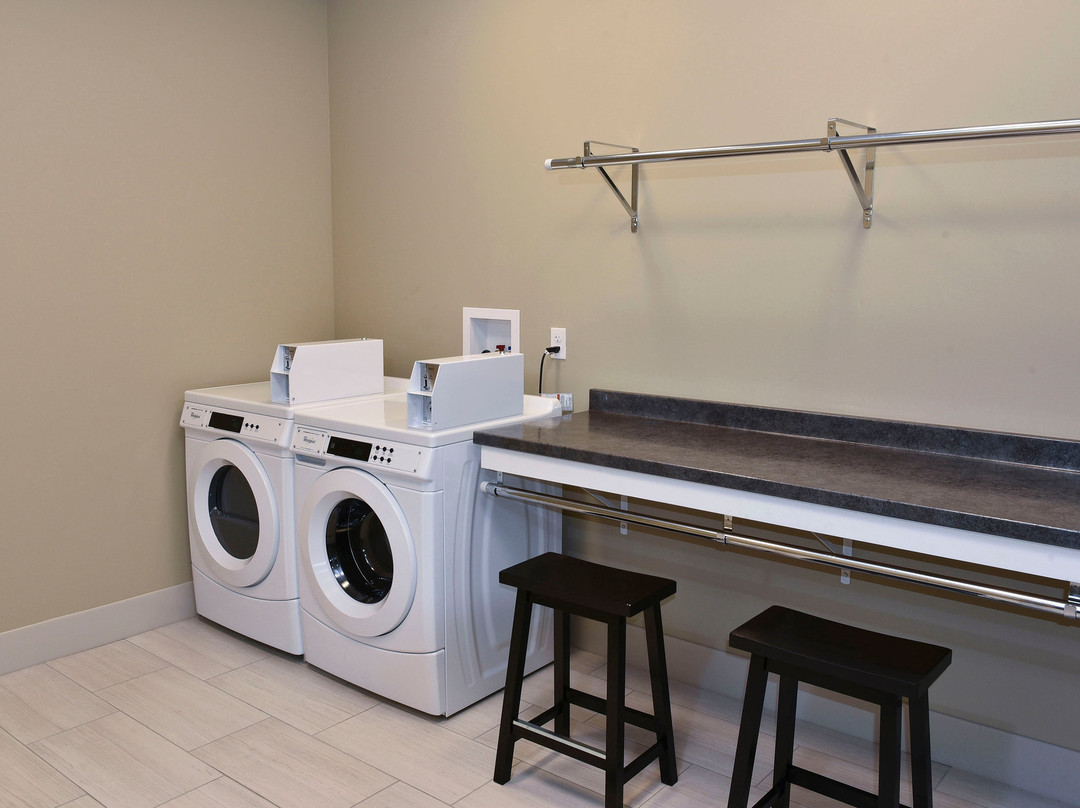 Holiday Inn Express & Suites Madisonville By IHG主图