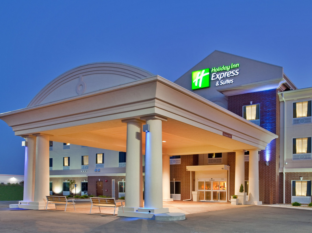 Holiday Inn Express & Suites Sedalia By IHG主图