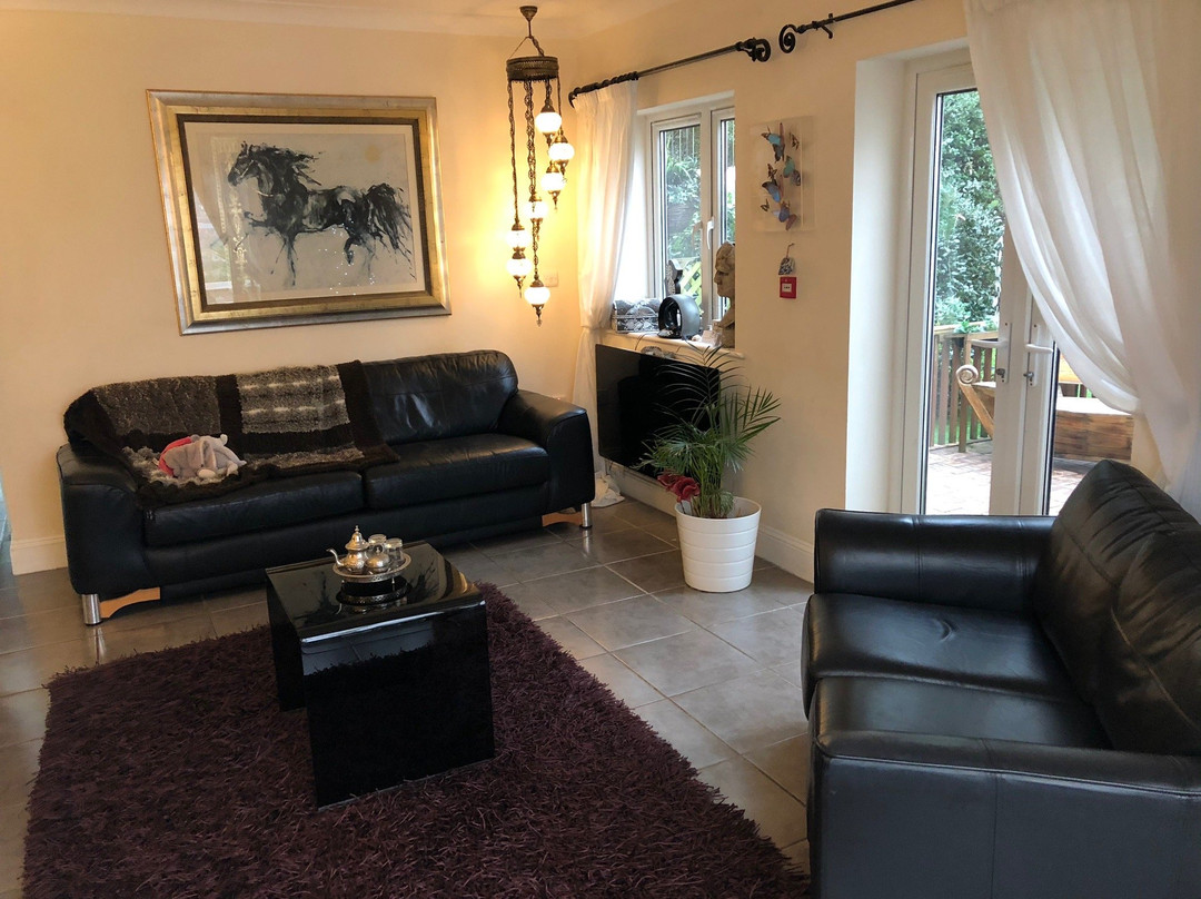 Westwood Guest House & Whole House Let主图