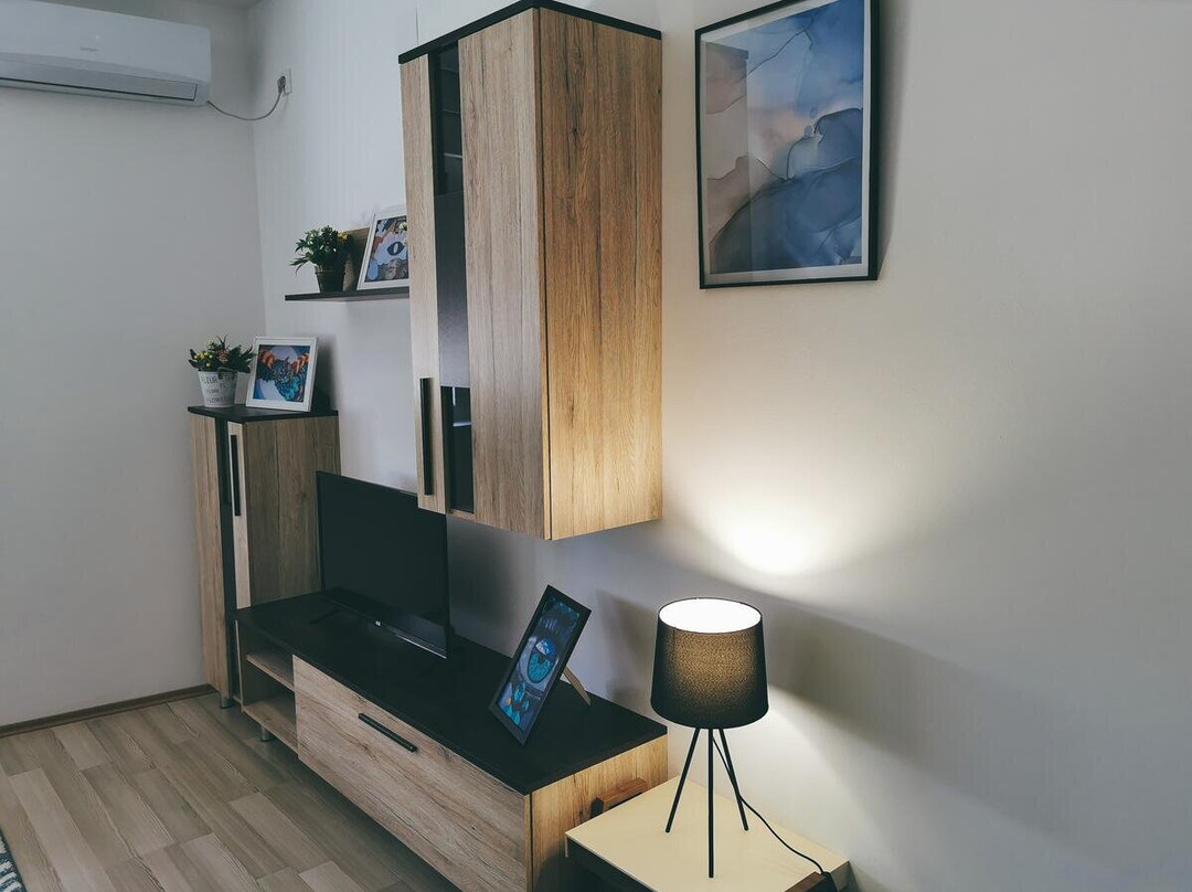 Cozy Corner Apartments - Free Parking & Wi-fi