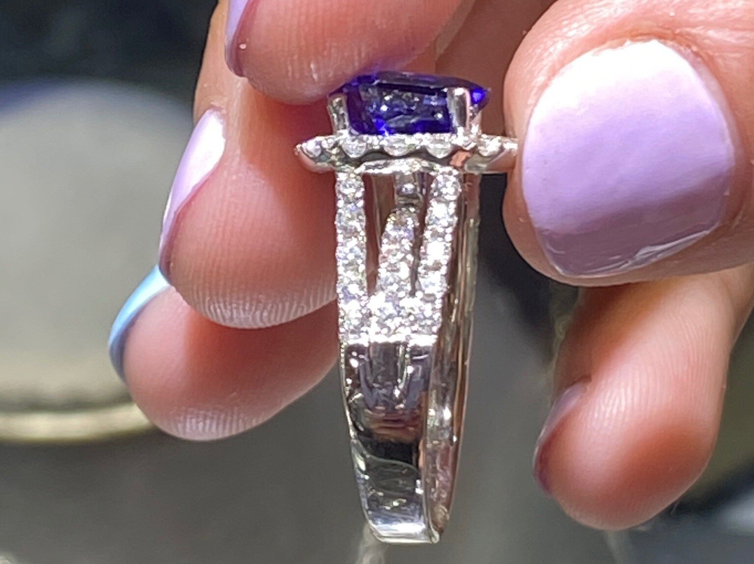 Beverly's Jewelers-圣 托马斯必去景点