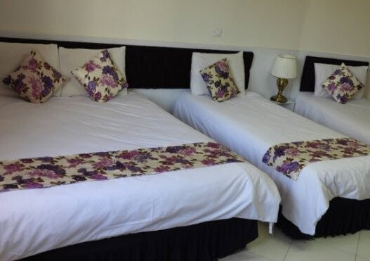 Kish Simorgh Hotel