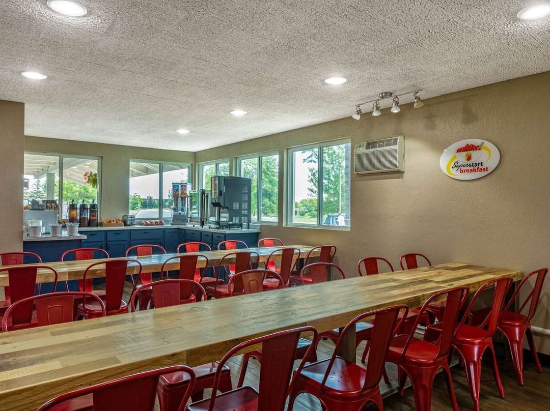 Super 8 by Wyndham Duluth主图