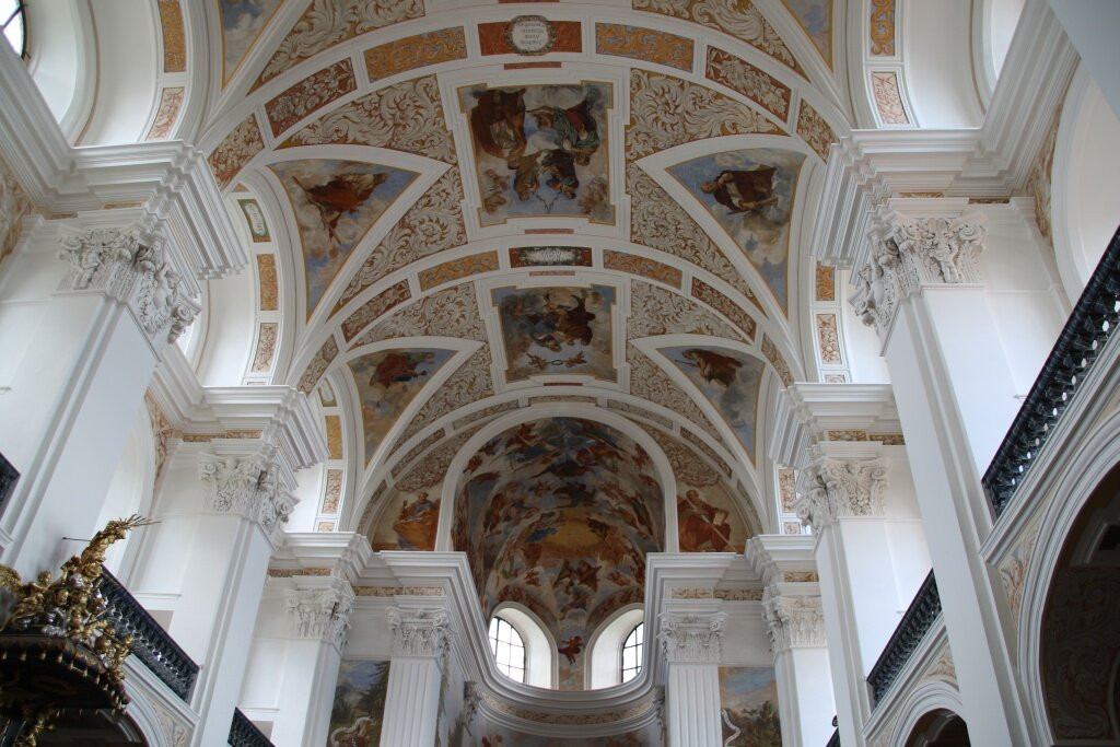 Krzeszów Abbey景点图片