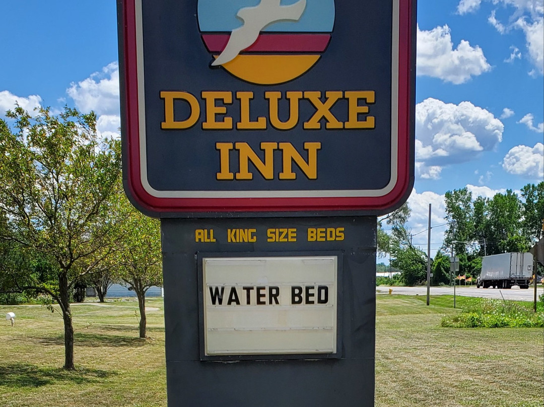 Deluxe Inn