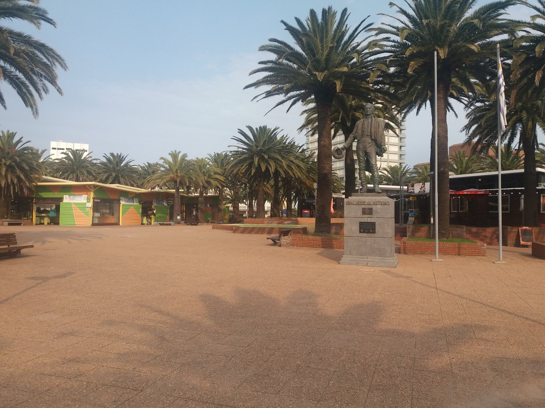 Plaza Gral Artigas-埃斯特角城必去景点