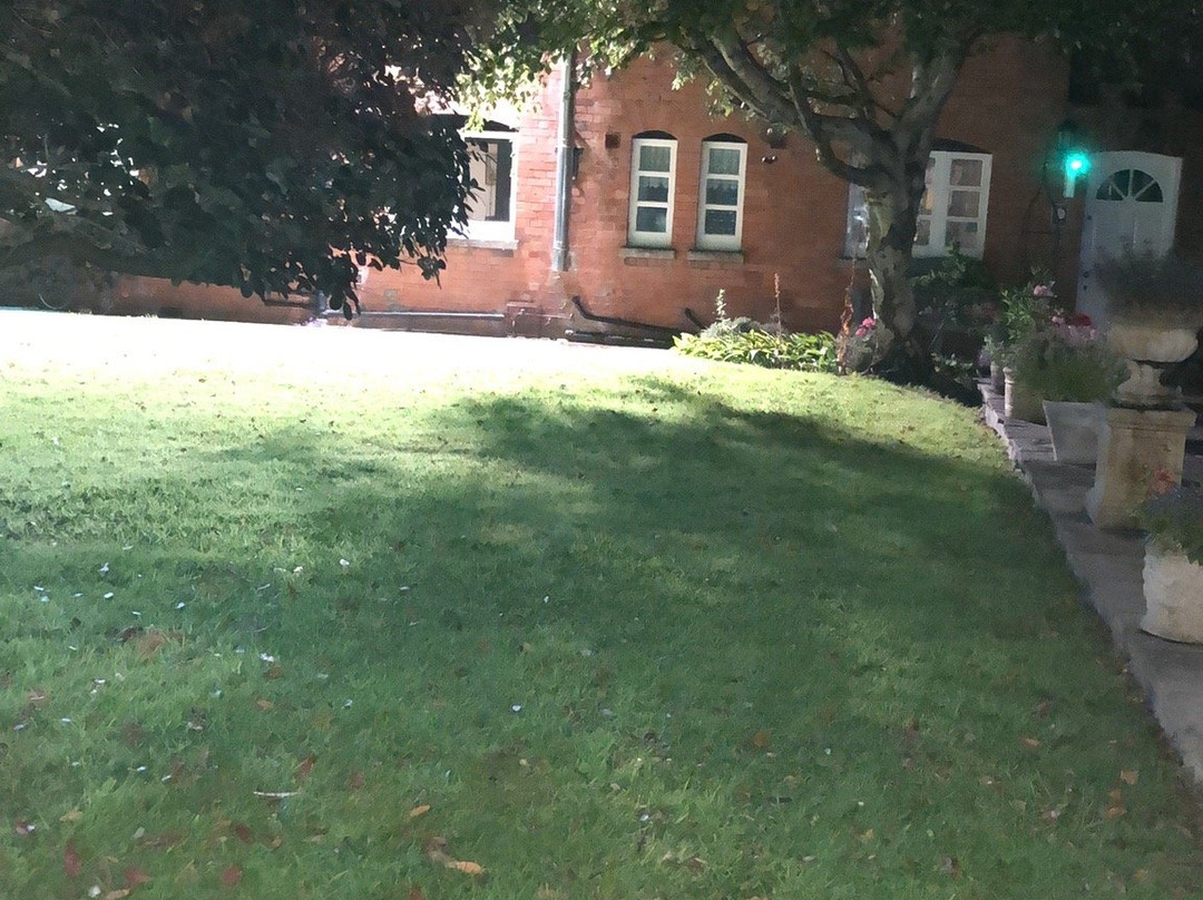 Yew Tree House主图