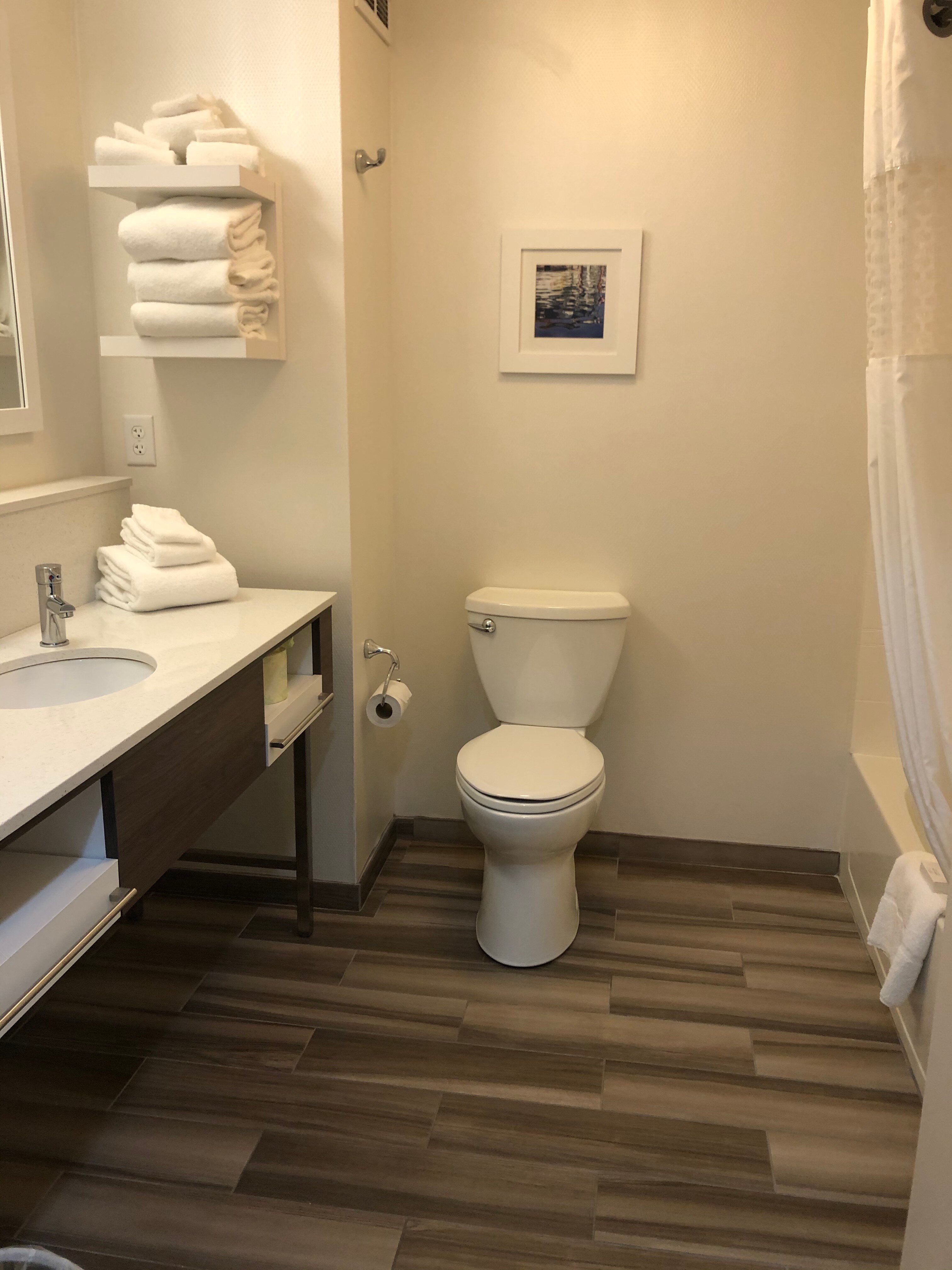 Hampton Inn Middletown-浴室
