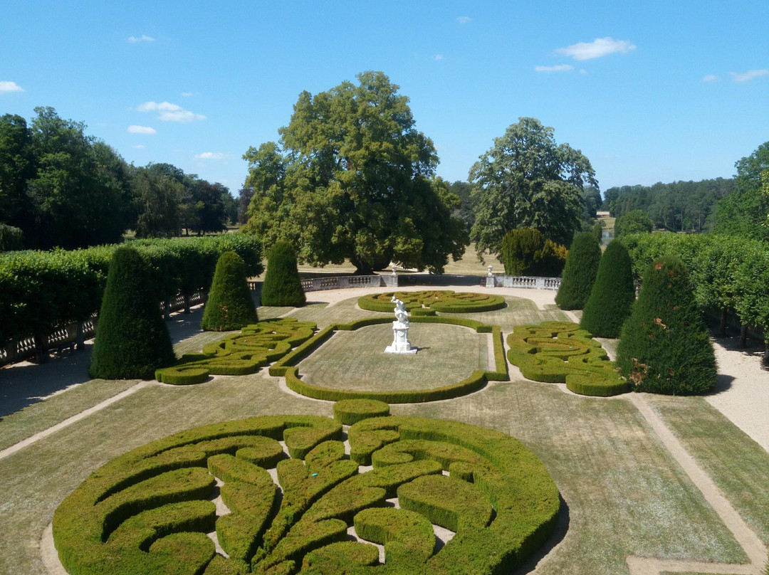 Parc et Jardins du Chateau de Bouges景点图片