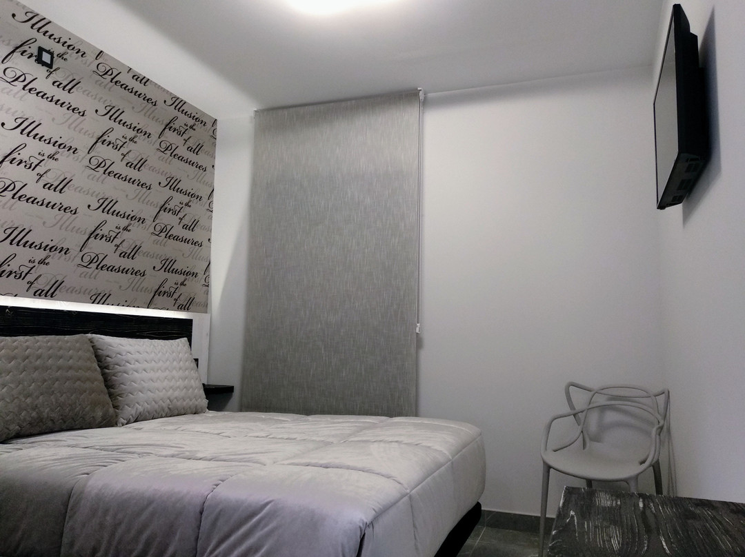 Hostal Canton Plaza主图