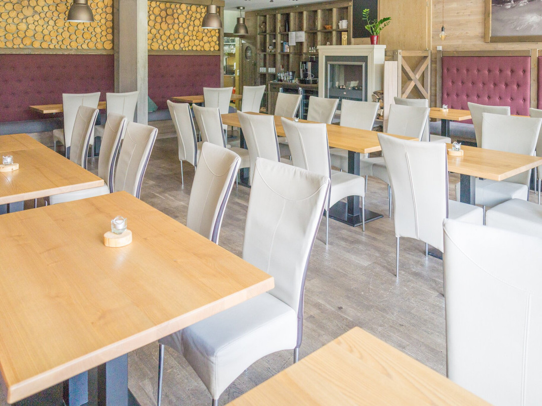 Praga Apartments & Restaurant