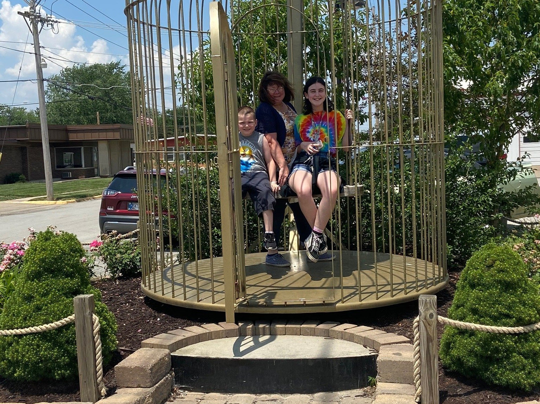 Giant Bird Cage-Casey必去景点