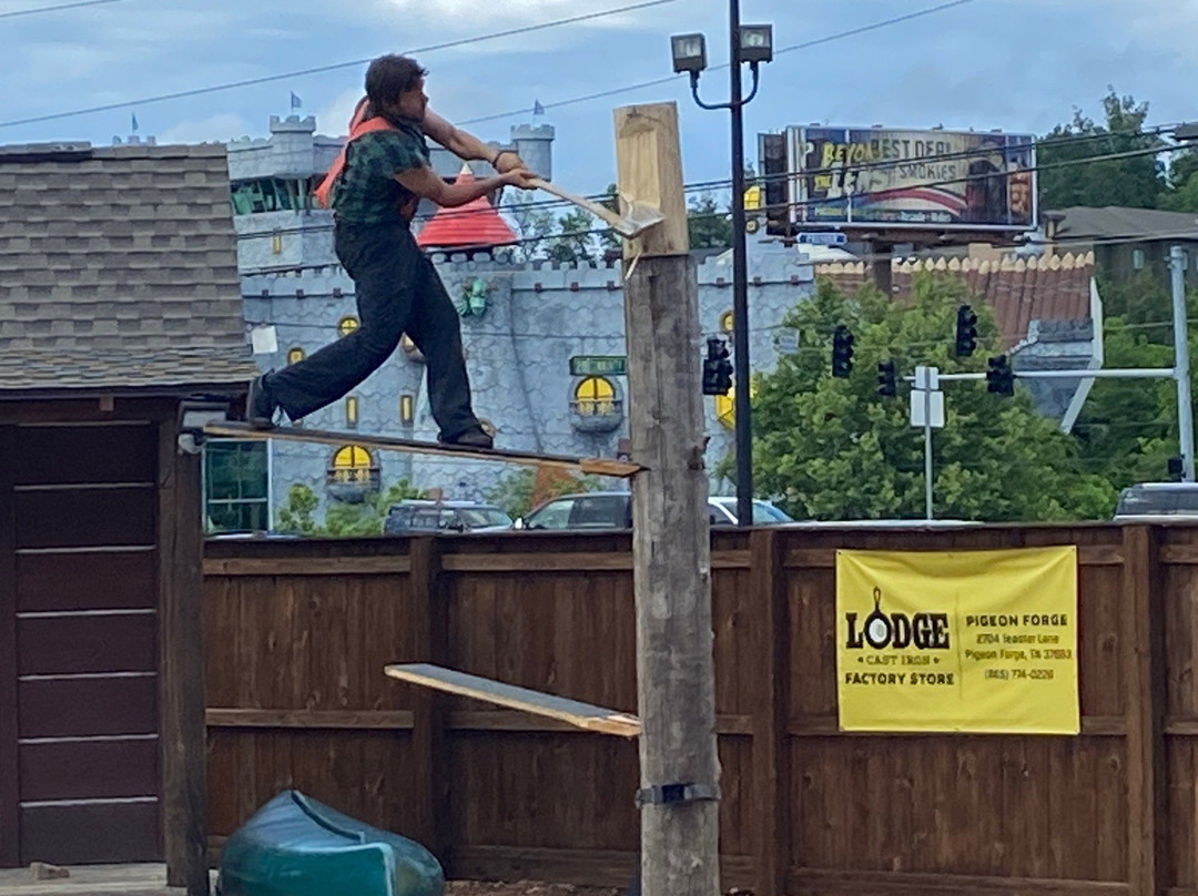 Paula Deen's Lumberjack Feud Supper Show-皮金福奇必去景点