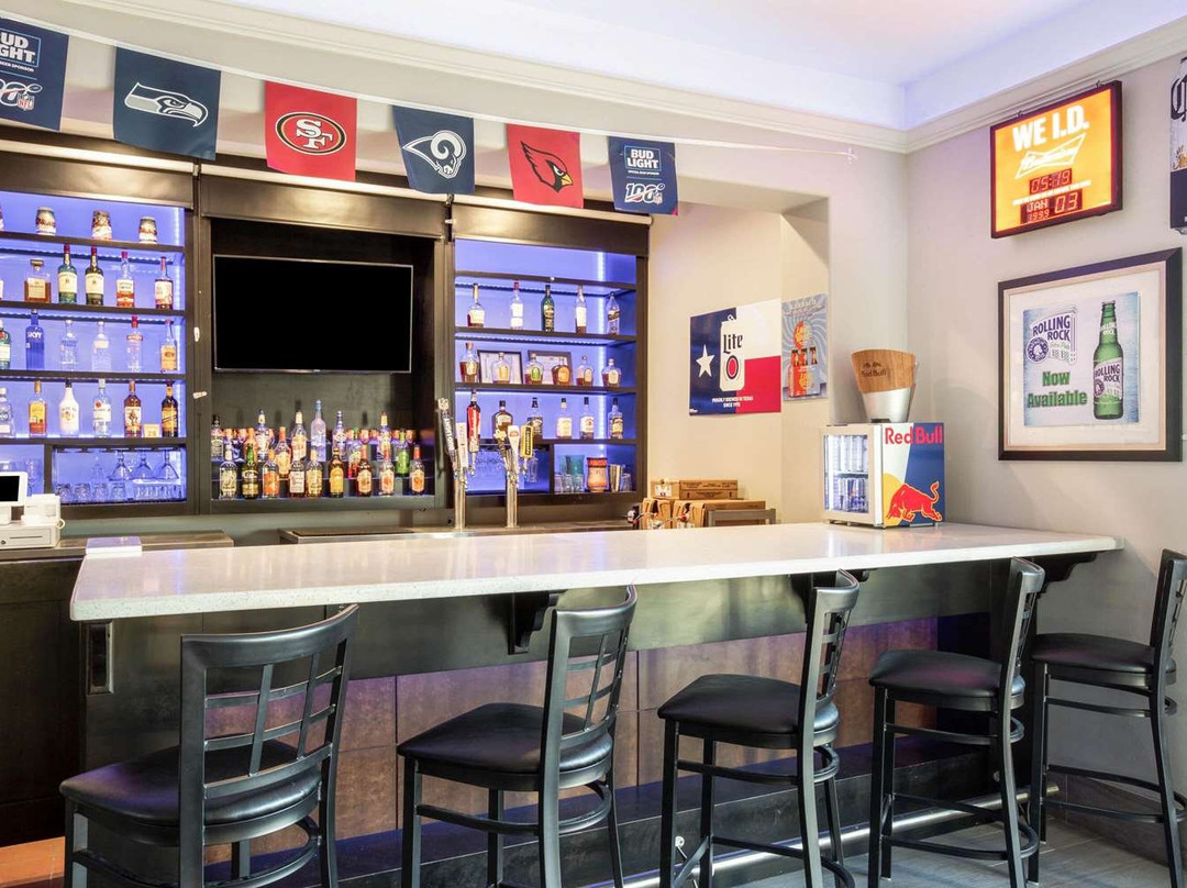 La Quinta Inn & Suites by Wyndham Raymondville主图