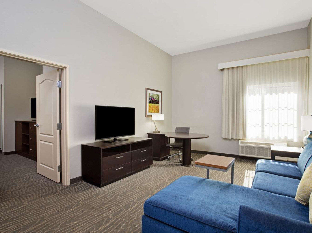 La Quinta Inn & Suites by Wyndham Palestine主图