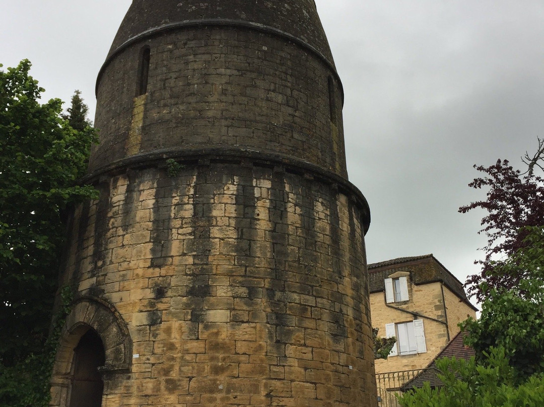 Lanterne des Morts景点图片