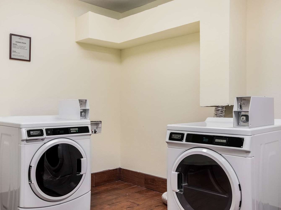 恩波利亚费尔菲尔德客栈主图