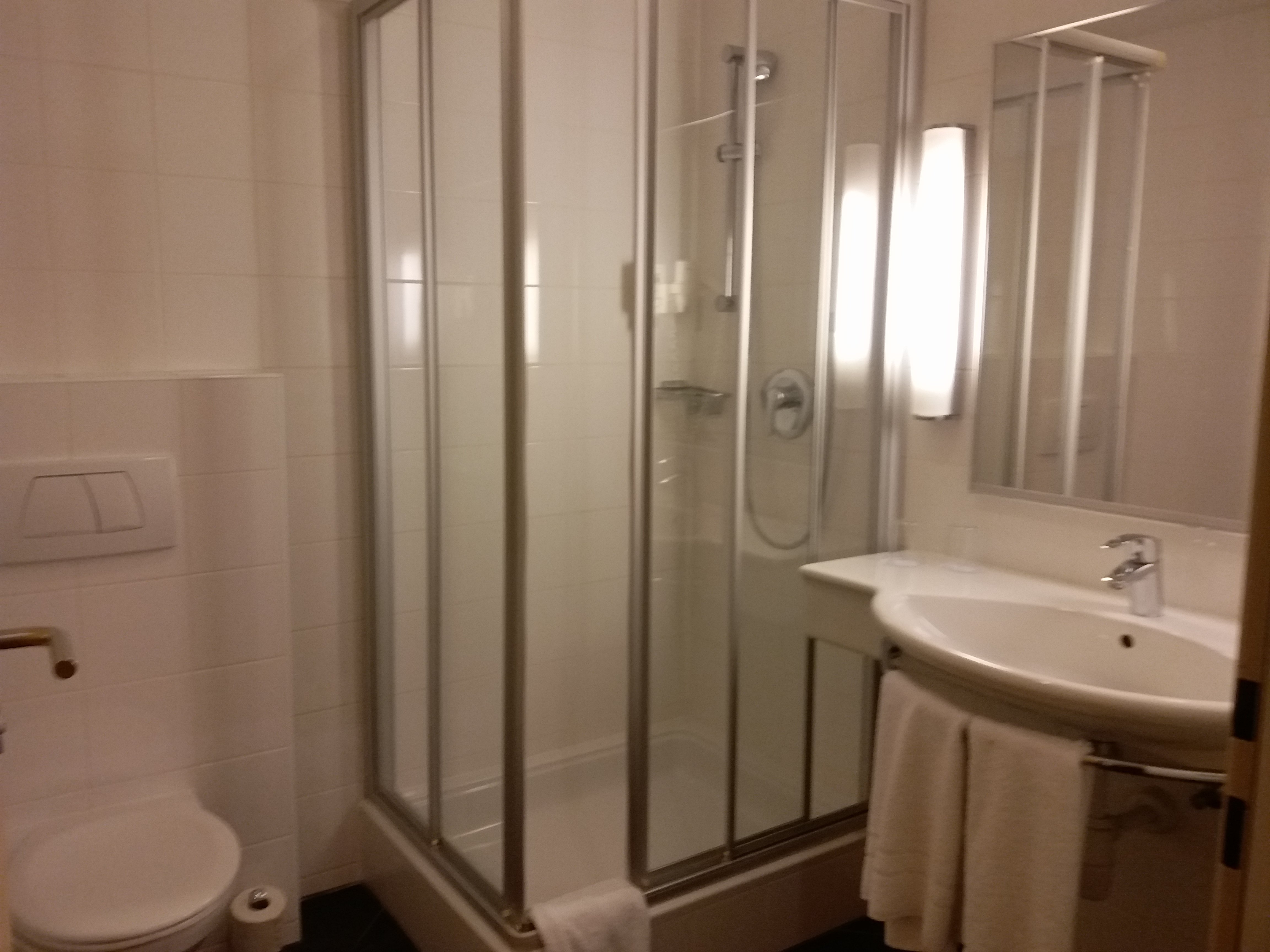 HEINhotel vienna airport-浴室