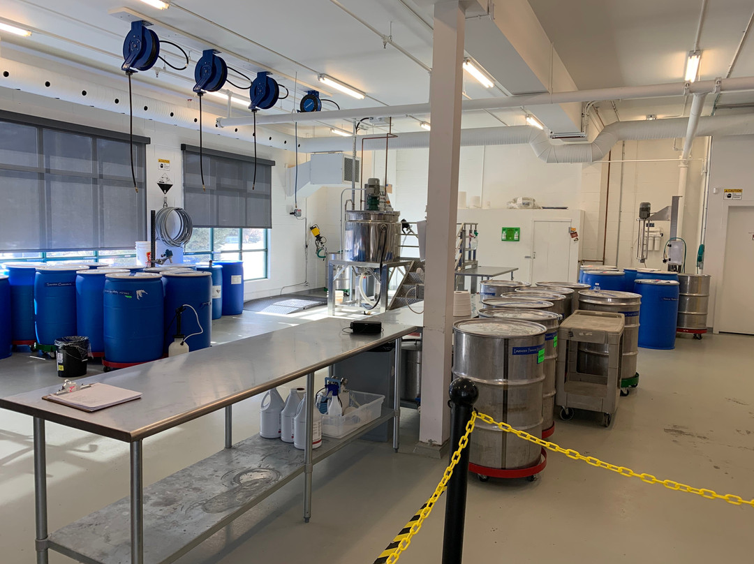 Rocky Mountain Soap Company Workshop Tours-坎莫尔必去景点