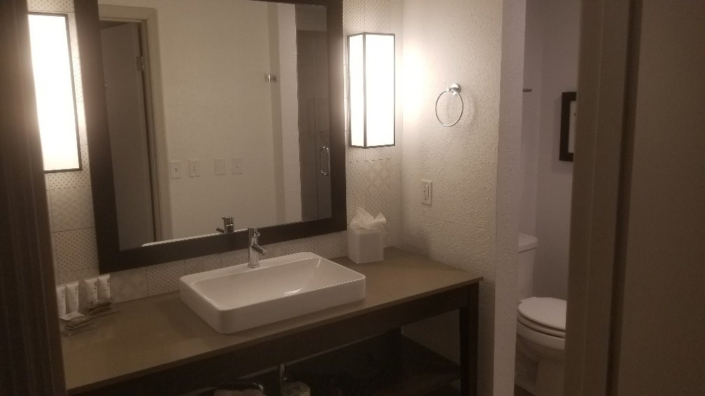 美国购物中心江山套房旅馆主图