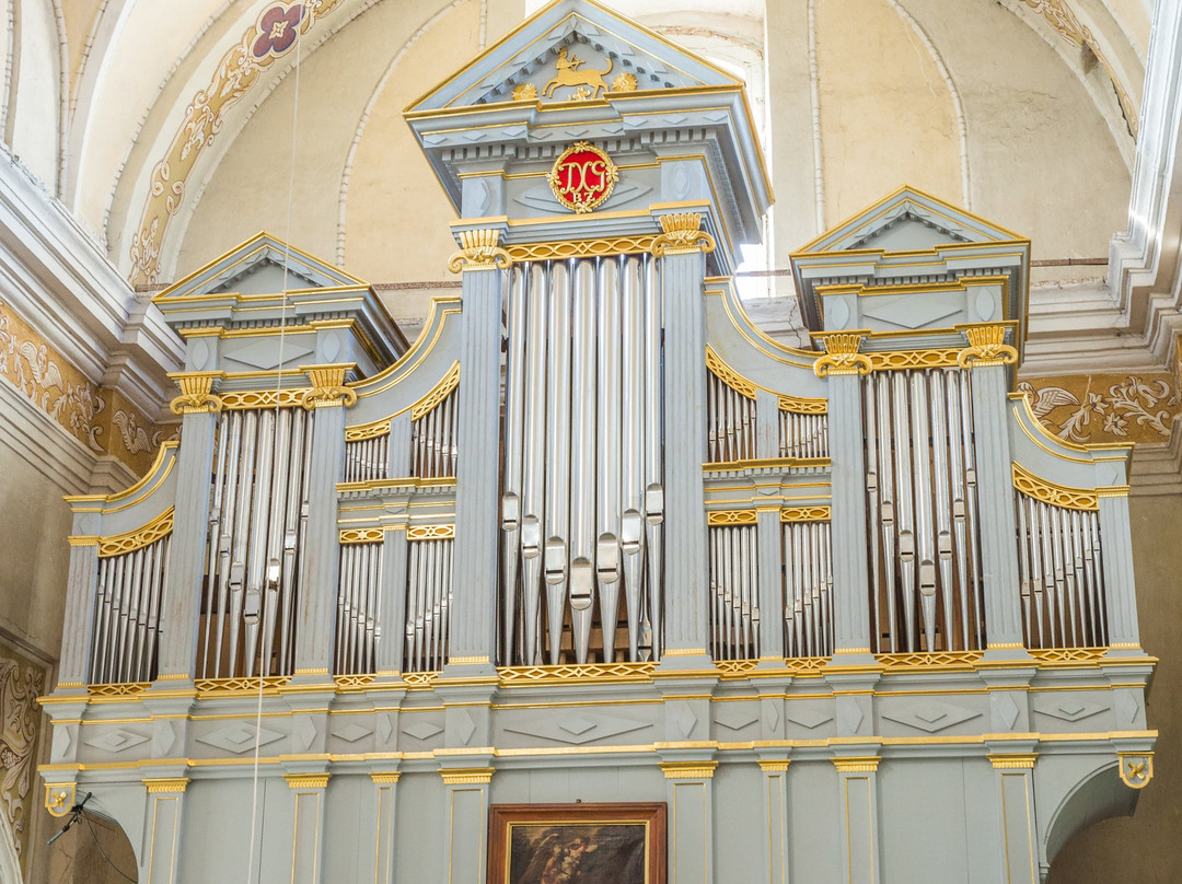 Church of Apostles St. Peter and Paul-Varniai必去景点