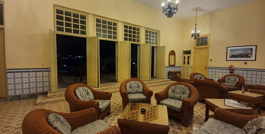 Hoteles E Velasco Louvre主图