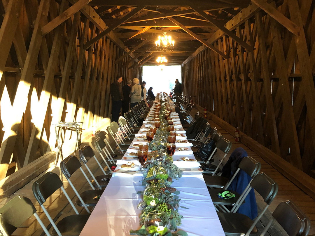 Big Red Oak Creek Covered Bridge-Gay必去景点