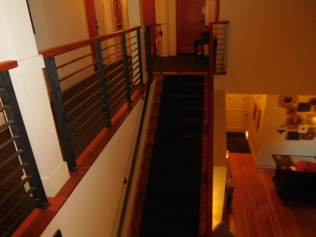 The Hanford House主图