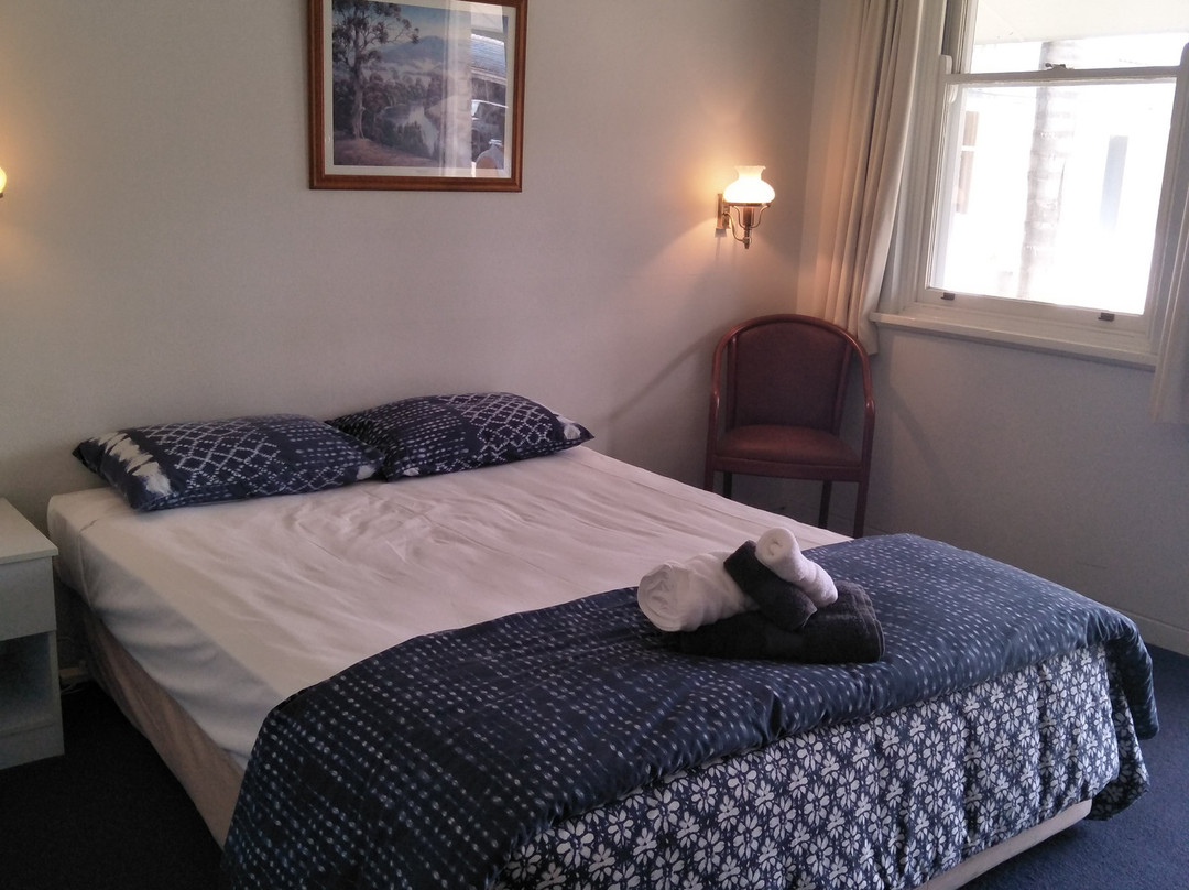 Coach House Hotel Motel主图