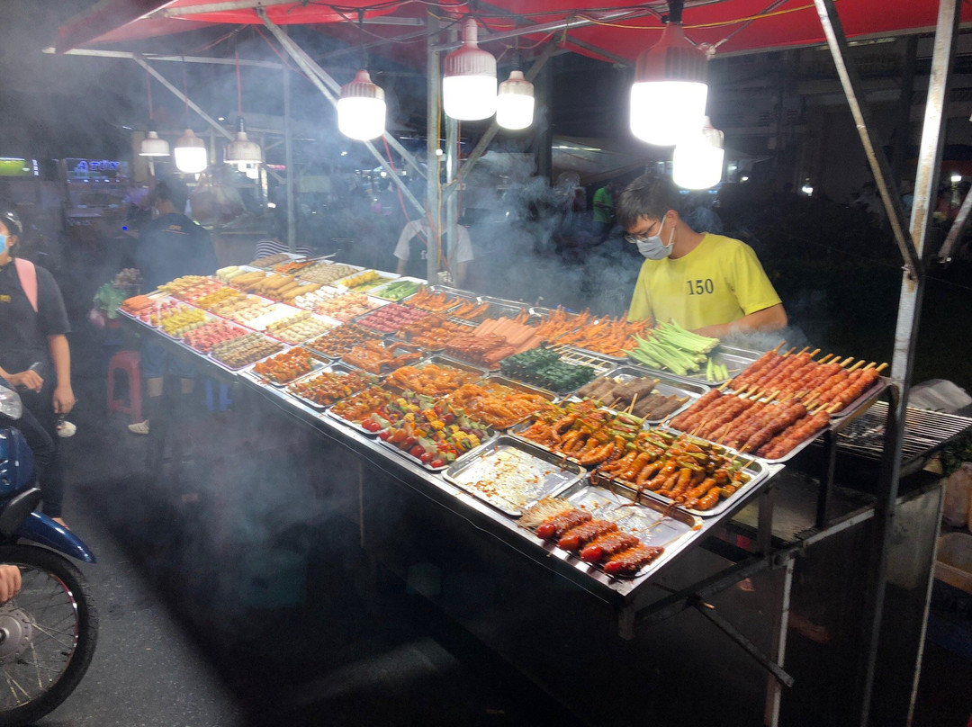 Tay Do Night Market-芹苴必去景点