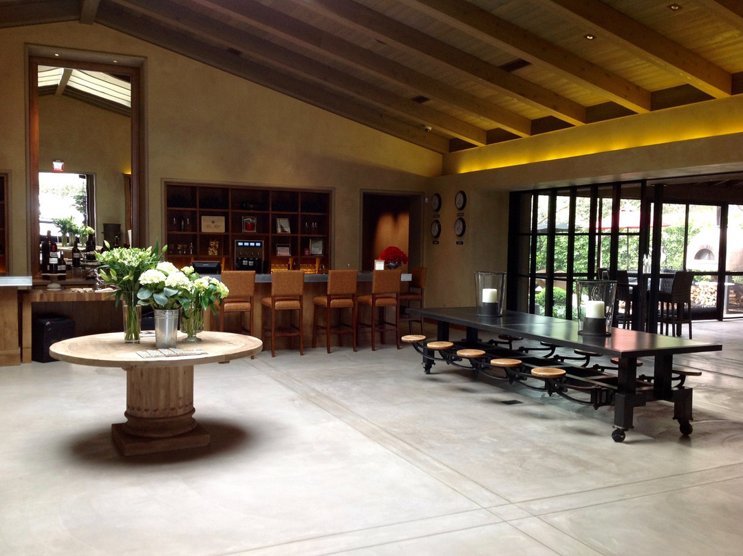 Vine Cliff Winery Tasting Room景点图片
