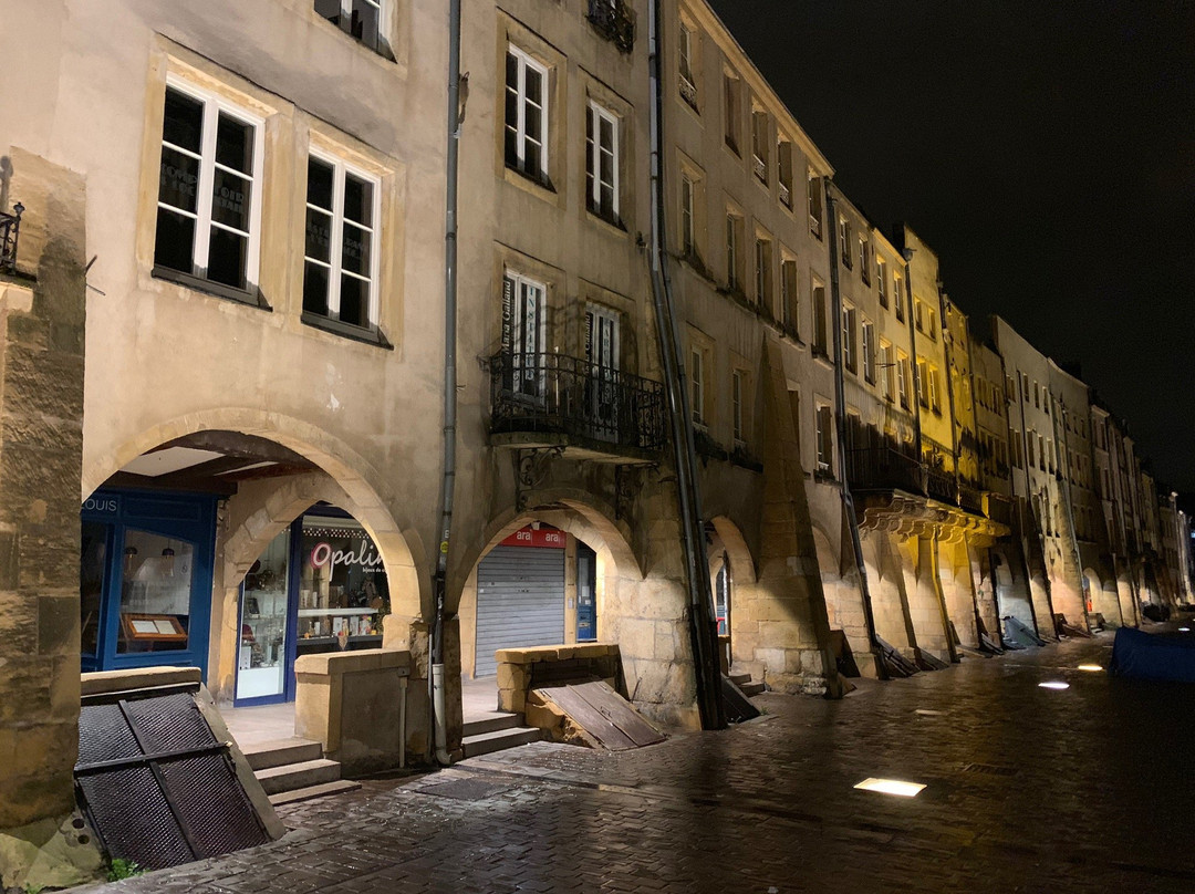 Place Saint-Louis-梅斯必去景点