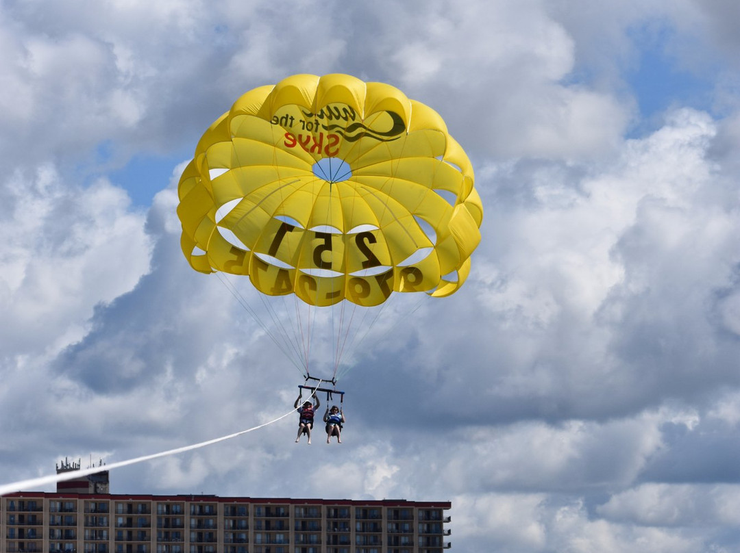 Chute for the Skye Parasailing-橙色海湾必去景点