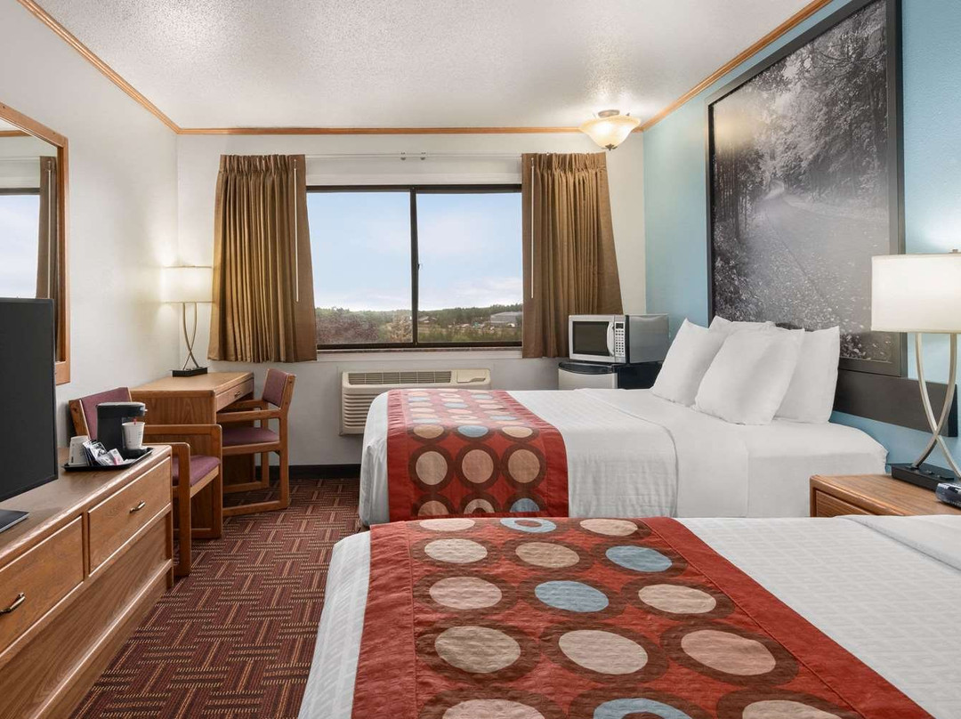 Super 8 by Wyndham Eveleth主图