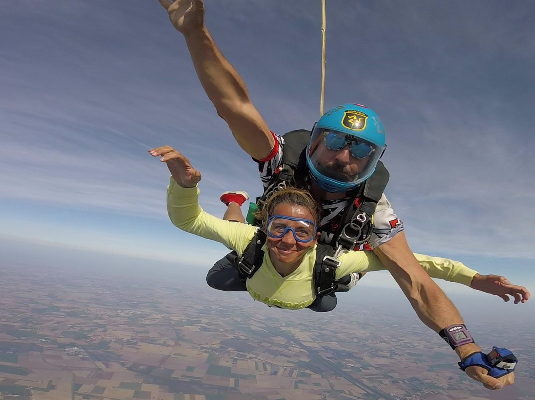 Skydive FlyGang景点图片