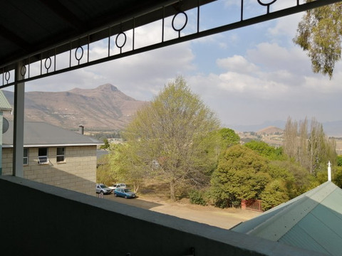 Red Mountain House主图