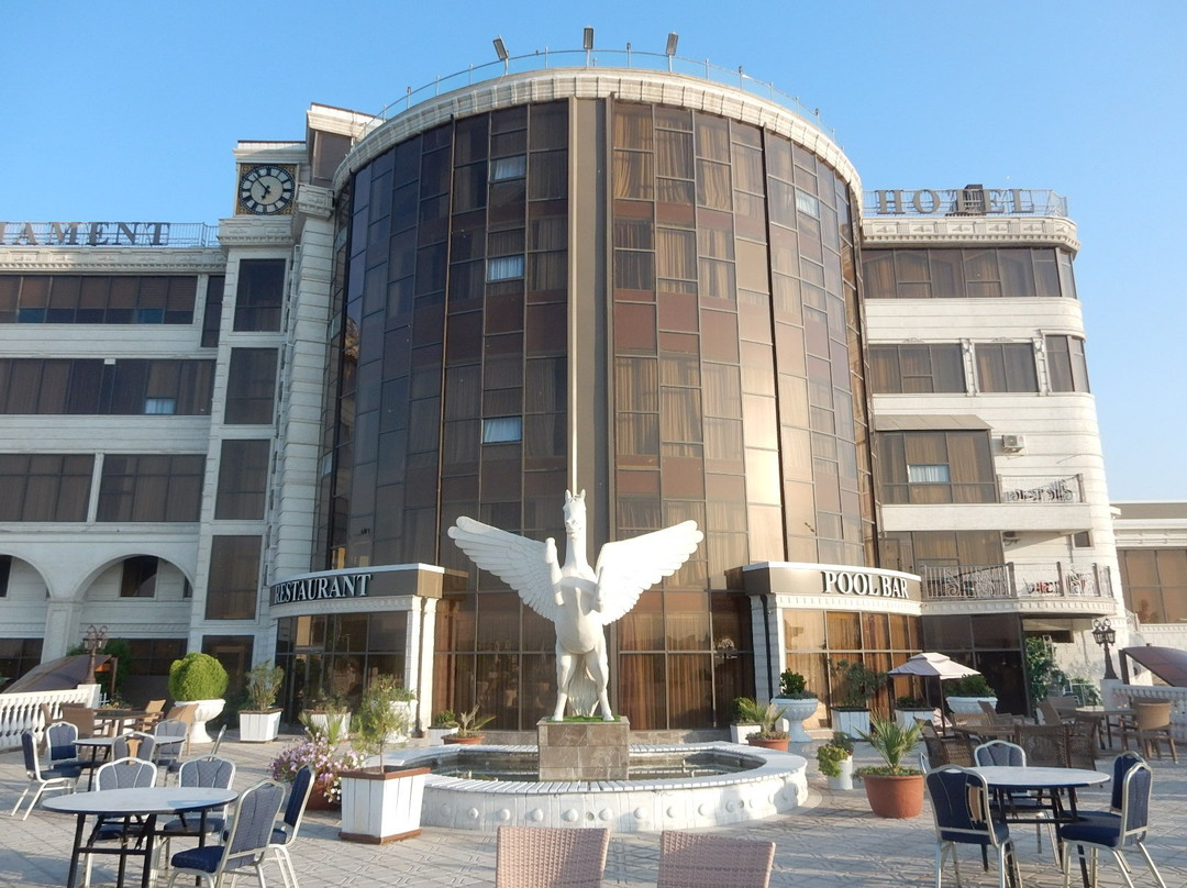 Parliament Palace Hotel主图