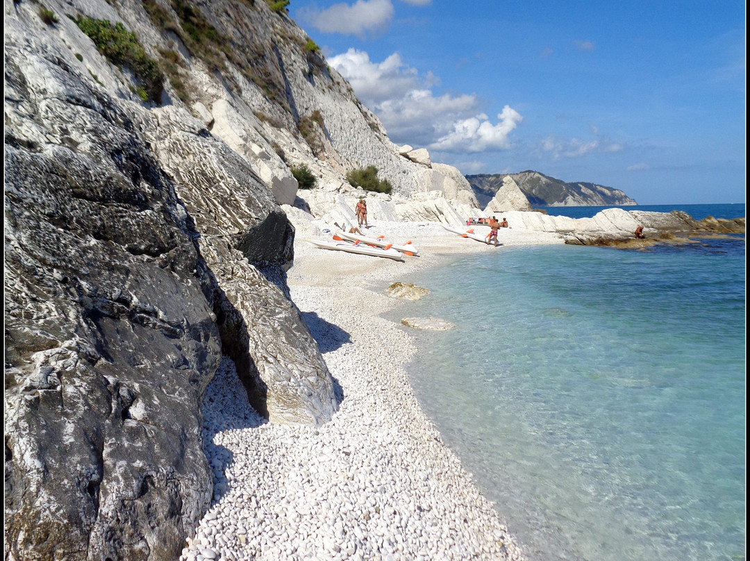 Spiaggia Urbani-Sirolo必去景点