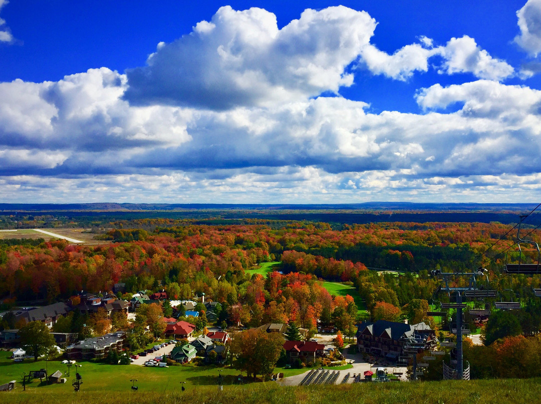 水晶山酒店主图