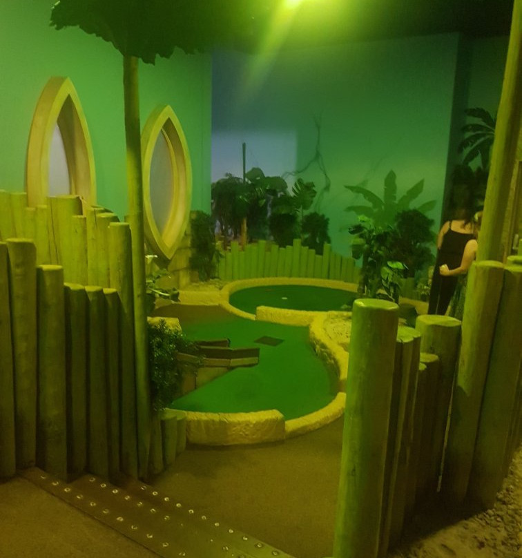 Paradise Island Adventure Golf - Cheshire Oaks景点图片