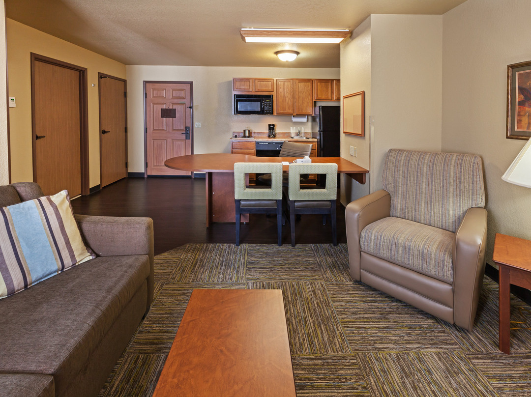 Candlewood Suites St. Robert by IHG主图