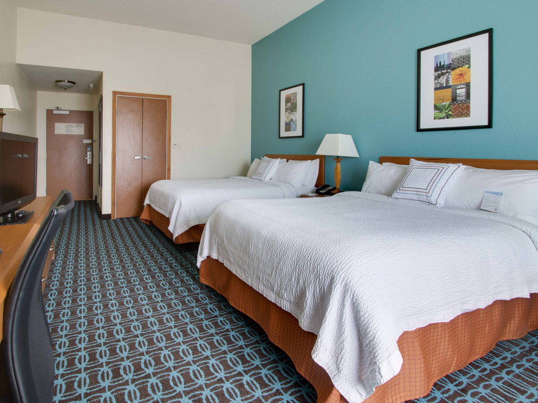 克莱蒙费尔菲尔德客栈&套房酒店主图