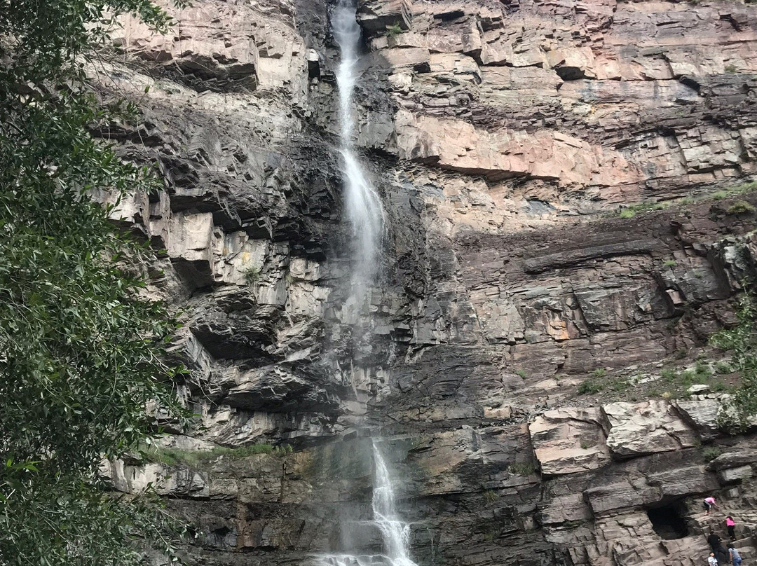 Lower Cascade Trail and Falls景点图片