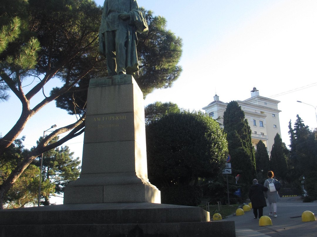 Monument to Gorkiy-雅尔达必去景点