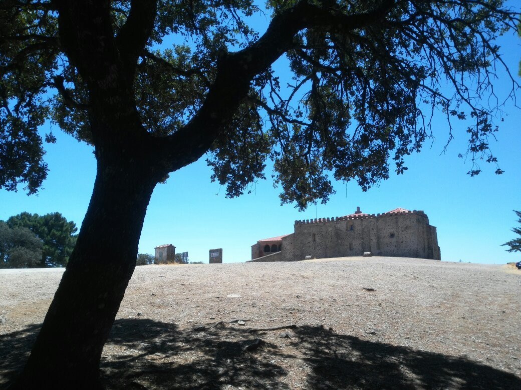 Monasterio de Tentudia景点图片