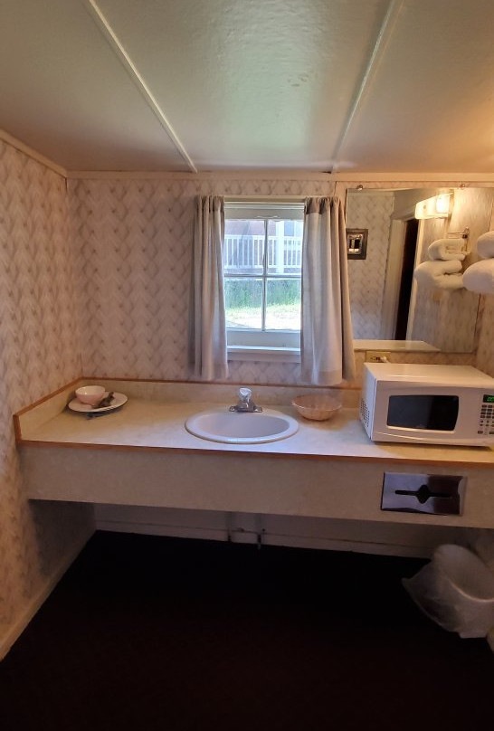 East Glacier Motel And Cabins主图