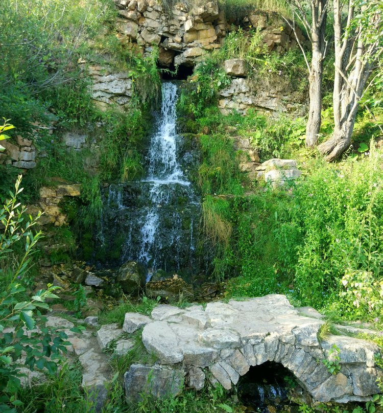 Panika Village Waterfall景点图片