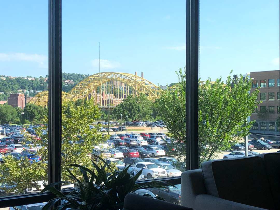 匹兹堡市区希尔顿惠庭套房酒店主图